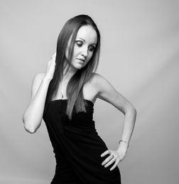 品牌女士旗袍黑色，经典与时尚的完美融合