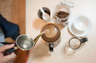 奶茶界的小吃盛宴，那些让你一口接一口的奶茶品牌搭配小吃